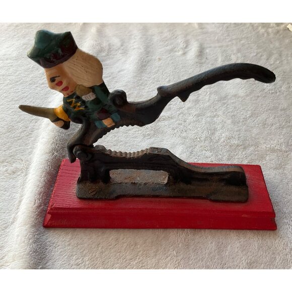 Vintage Cast Iron Figural Nutcracker Red Wooden Base Collectible Kitchen Tool - Picture 9 of 13